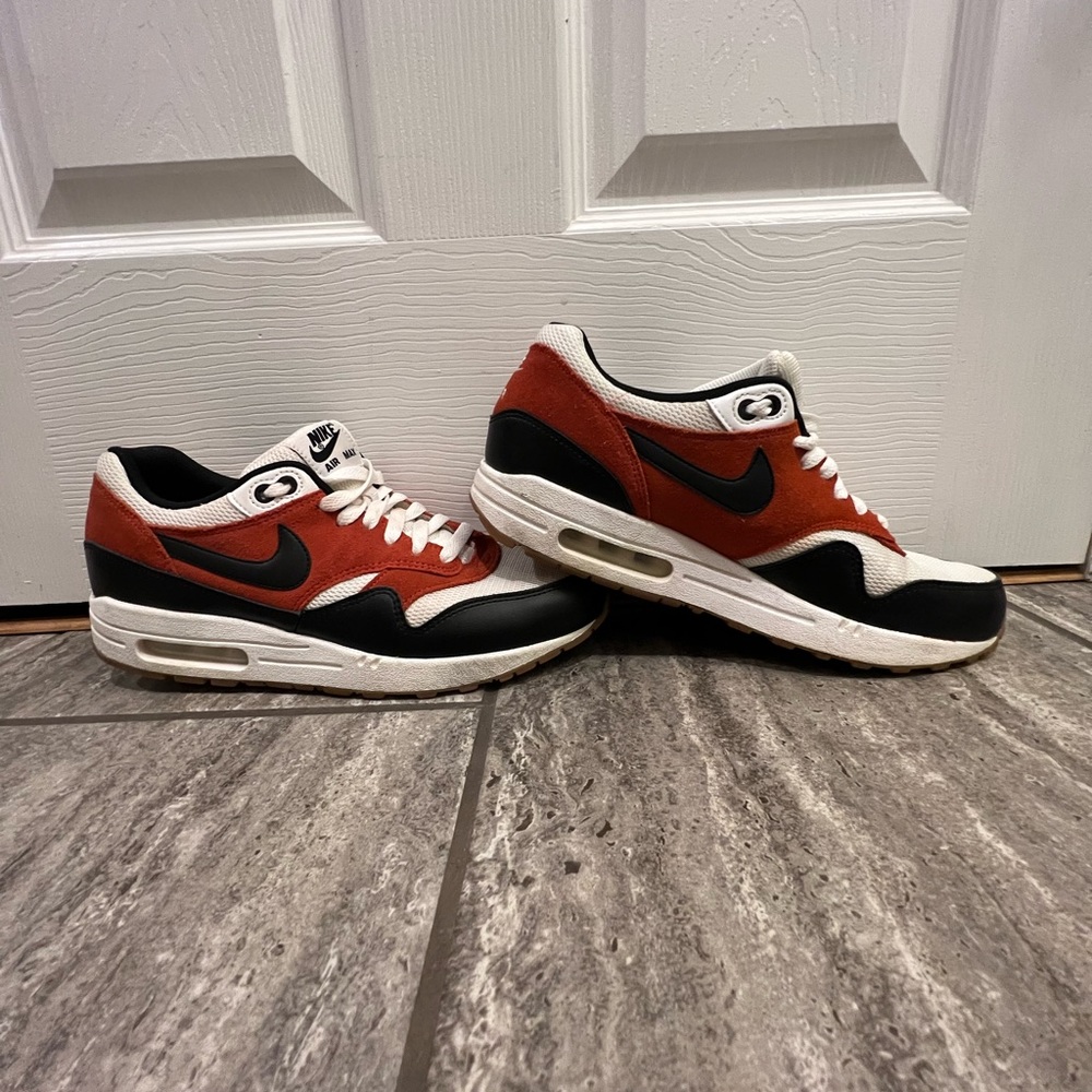 Nike Air Max sneakers Red and black